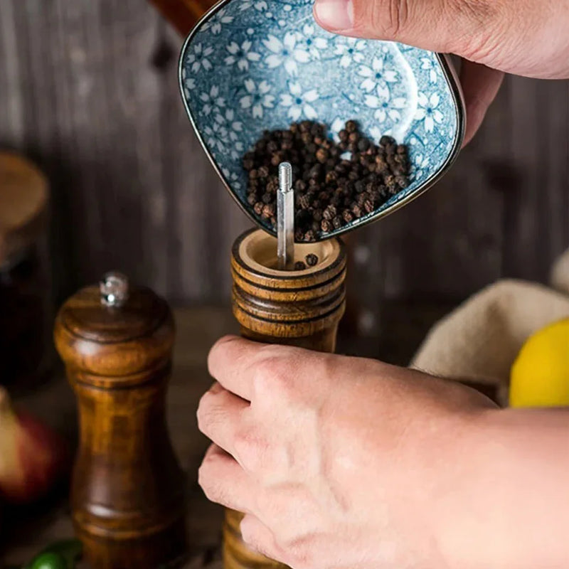 Moedor de Sal e Pimenta em Madeira Maciça